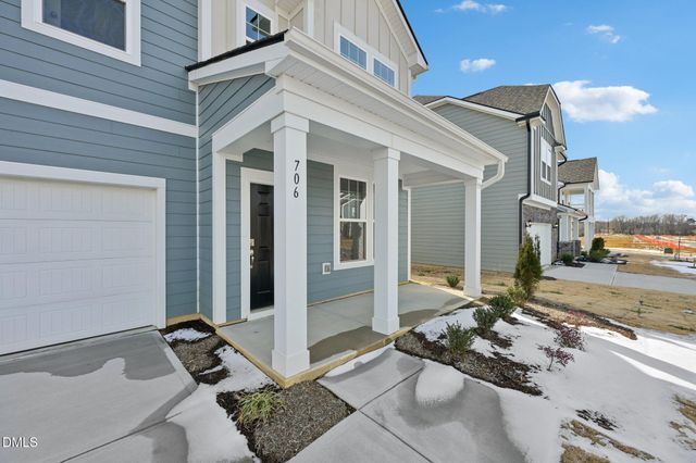 513 Hipwood Drive, Zebulon, NC 27597