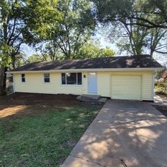 1201 E Philip Street, Des Moines, IA 50315