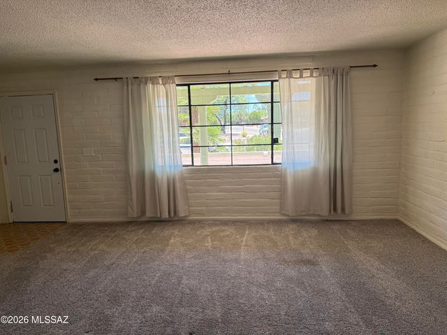 310 S Las Hamacas, Green Valley, AZ 85614
