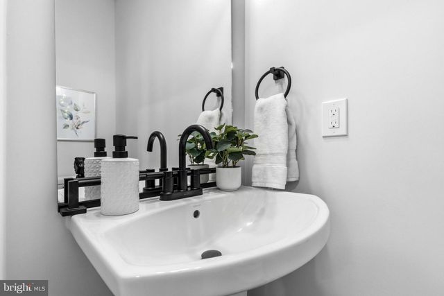 4929 DEVITT PL, Oxon Hill, MD 20745