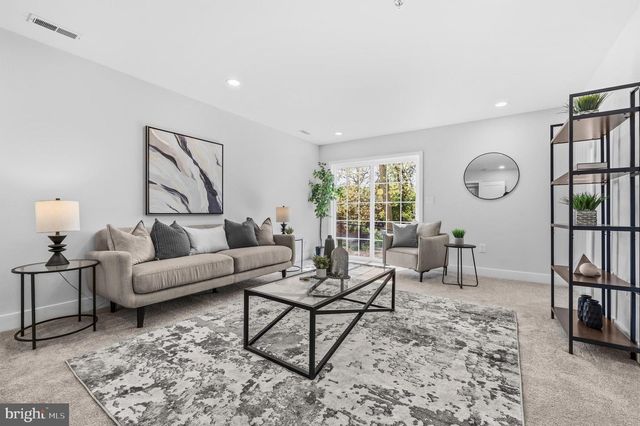 4929 DEVITT PL, Oxon Hill, MD 20745