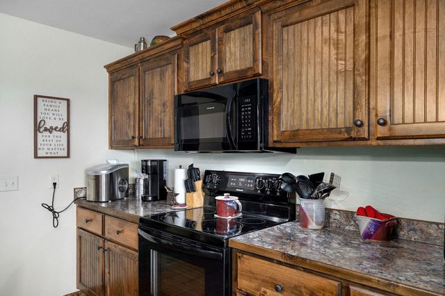 422 Spring Creek Road, Clever, MO 65631