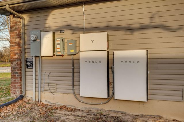 422 Spring Creek Road, Clever, MO 65631