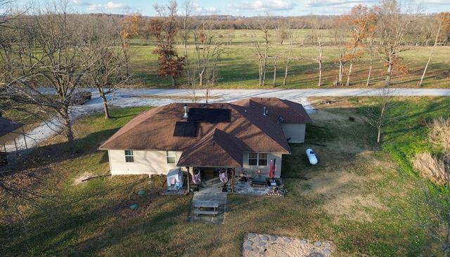 422 Spring Creek Road, Clever, MO 65631