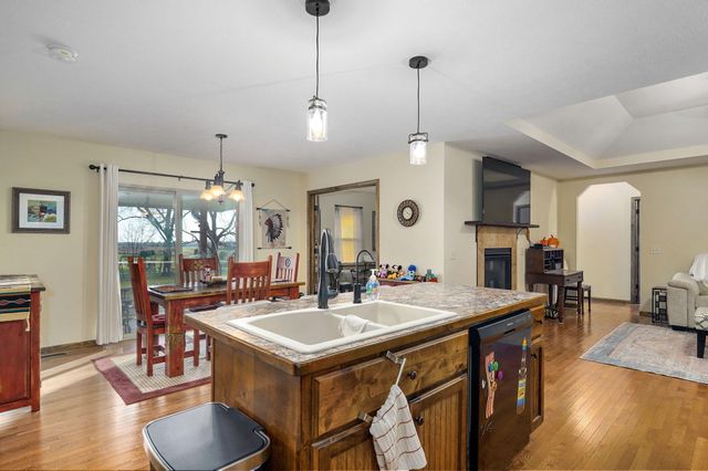 422 Spring Creek Road, Clever, MO 65631