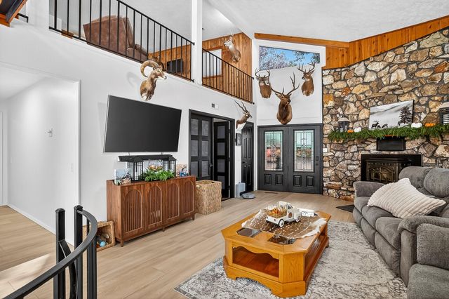 3378 Warner Road, Crane, MO 65633