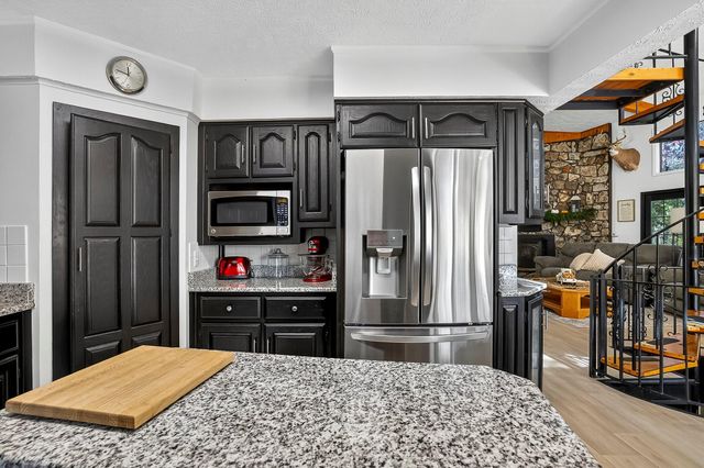 3378 Warner Road, Crane, MO 65633