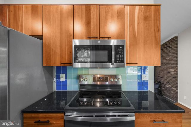 12484 WENDELL HOLMES RD, Herndon, VA 20171