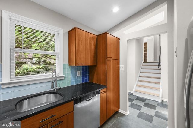12484 WENDELL HOLMES RD, Herndon, VA 20171