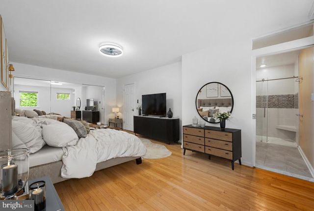 12484 WENDELL HOLMES RD, Herndon, VA 20171