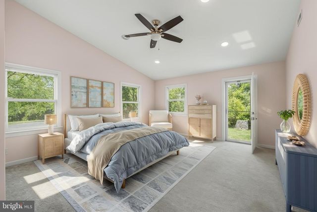 12484 WENDELL HOLMES RD, Herndon, VA 20171