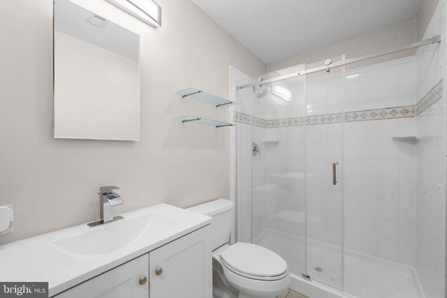 12484 WENDELL HOLMES RD, Herndon, VA 20171