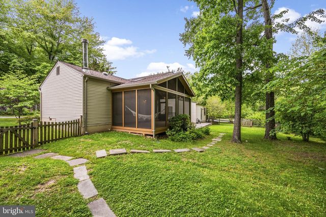 12484 WENDELL HOLMES RD, Herndon, VA 20171