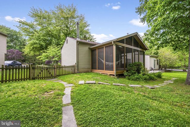 12484 WENDELL HOLMES RD, Herndon, VA 20171