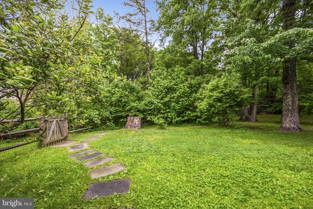 12484 WENDELL HOLMES RD, Herndon, VA 20171
