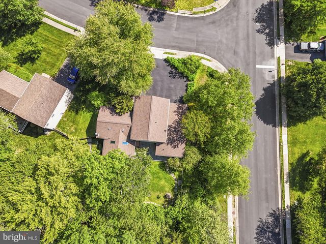 12484 WENDELL HOLMES RD, Herndon, VA 20171