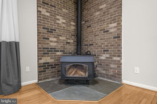 12484 WENDELL HOLMES RD, Herndon, VA 20171