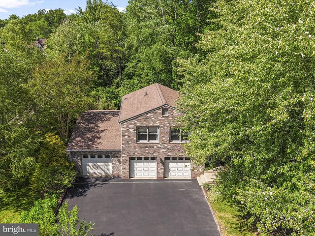 12484 WENDELL HOLMES RD, Herndon, VA 20171