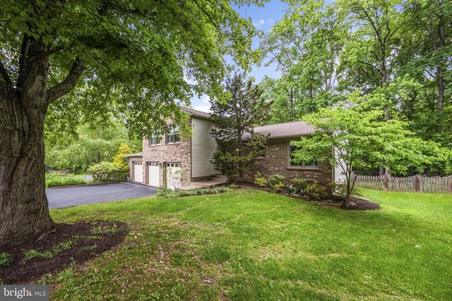 12484 WENDELL HOLMES RD, Herndon, VA 20171