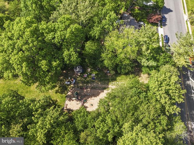 12484 WENDELL HOLMES RD, Herndon, VA 20171