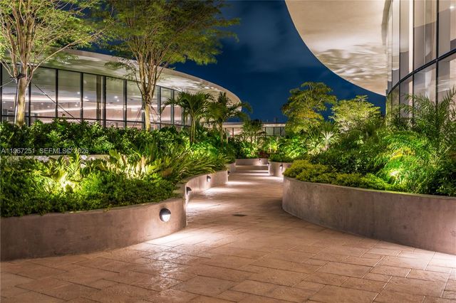 700 NE 24 2406, Miami, FL 33137