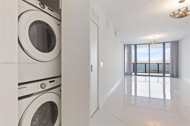 700 NE 24 2406, Miami, FL 33137