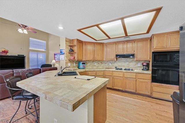 8405 Haven Brook Court, Las Vegas, NV 89128