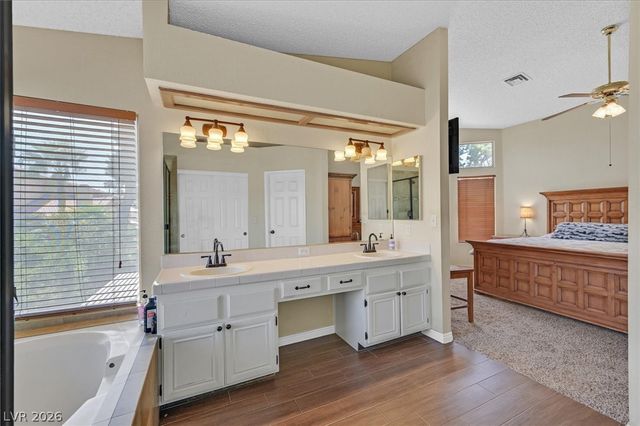 8405 Haven Brook Court, Las Vegas, NV 89128