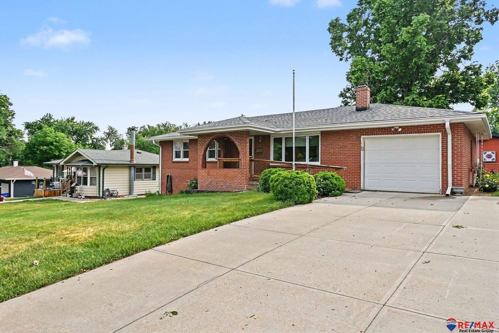 1107 Oke Street, Papillion, NE 68046