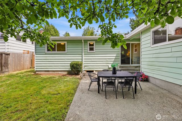 20211 24th Avenue NE, Shoreline, WA 98155