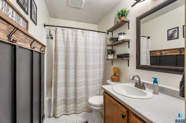 215 W Apple St Street, Tea, SD 57064