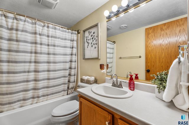 215 W Apple St Street, Tea, SD 57064