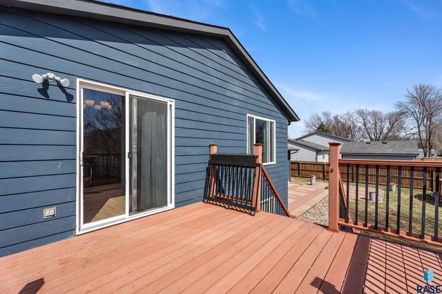 215 W Apple St Street, Tea, SD 57064