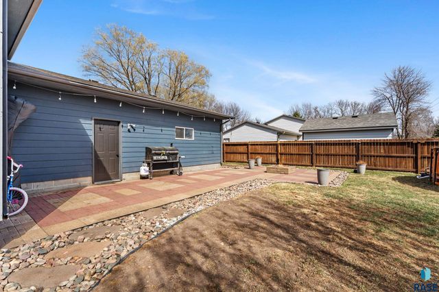 215 W Apple St Street, Tea, SD 57064