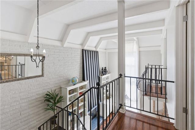 6735 W 108th Terrace, Overland Park, KS 66211