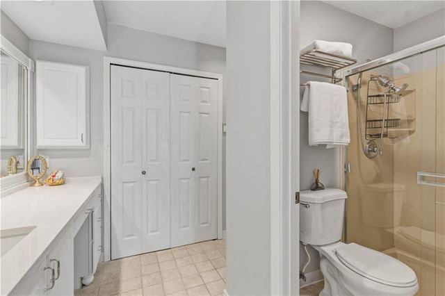 6735 W 108th Terrace, Overland Park, KS 66211