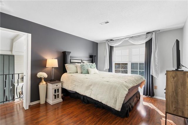 6735 W 108th Terrace, Overland Park, KS 66211