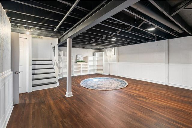 6735 W 108th Terrace, Overland Park, KS 66211