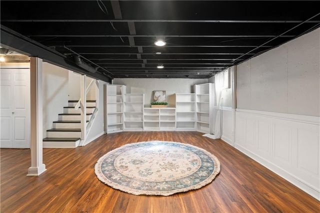 6735 W 108th Terrace, Overland Park, KS 66211