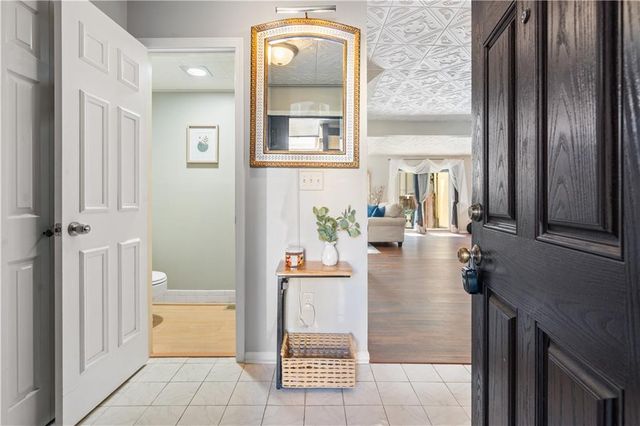 6735 W 108th Terrace, Overland Park, KS 66211