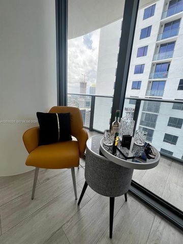 55 SW 9th St 3308, Miami, FL 33130