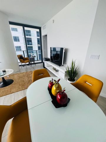 55 SW 9th St 3308, Miami, FL 33130