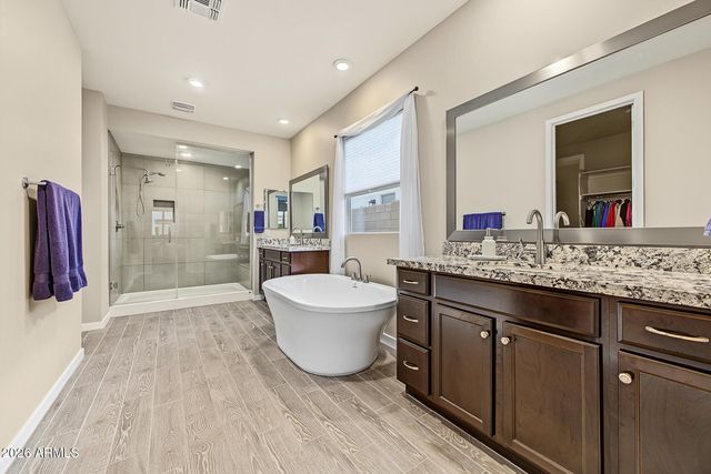 17262 W BUTLER Avenue, Waddell, AZ 85355