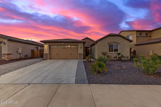 17262 W BUTLER Avenue, Waddell, AZ 85355
