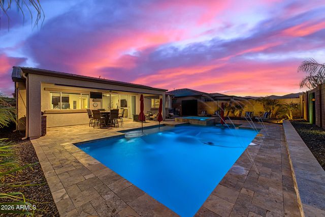17262 W BUTLER Avenue, Waddell, AZ 85355