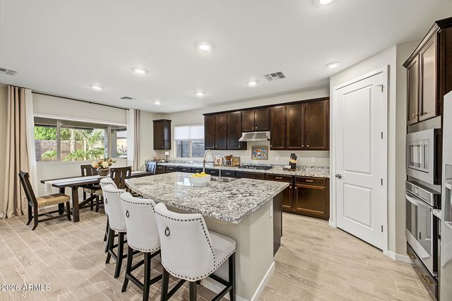 17262 W BUTLER Avenue, Waddell, AZ 85355
