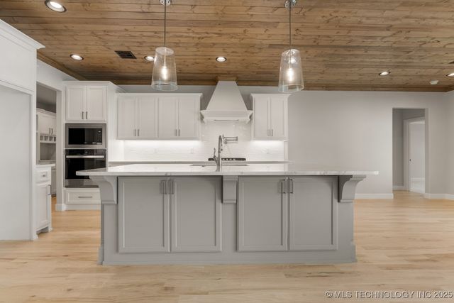 1605 Pinecrest Drive, Claremore, OK 74017