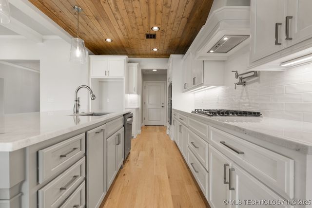 1605 Pinecrest Drive, Claremore, OK 74017