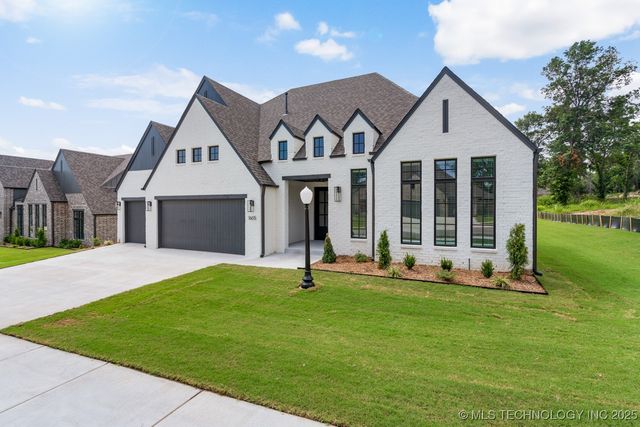 1605 Pinecrest Drive, Claremore, OK 74017