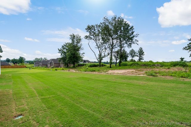 1605 Pinecrest Drive, Claremore, OK 74017